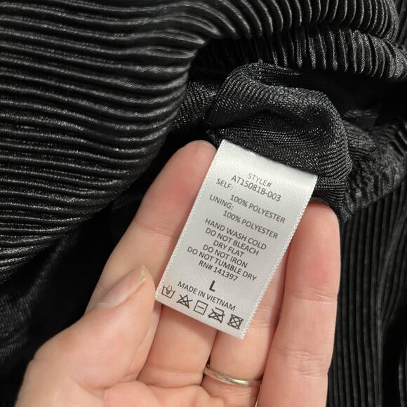 ASTR The Label Blouse Womens Large Black Pleated Wrap V Neck Long Sleeve Top - Picture 8 of 9